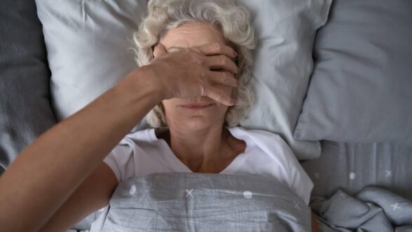 Una mujer con complicaciones para dormir