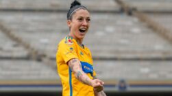 Jenni Hermoso durante un partido con el Tigres