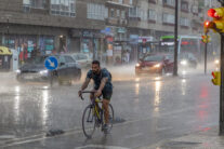 Lluvia en Zaragoza - Sociedad