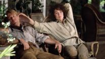 Robert Redford y Meryl Streep en un fotograma de 'Memorias de África'