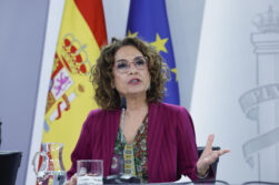 La vicepresidenta primera y ministra de Hacienda, María Jesús Montero durante la rueda de prensa ofrecida tras la reunión del Consejo de Ministros, este martes en Madrid.