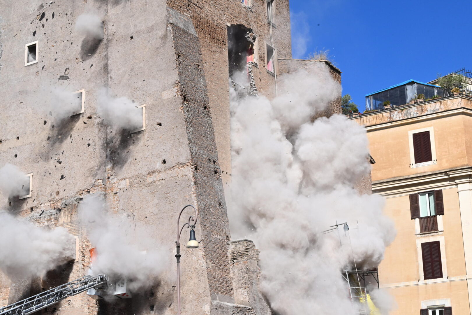 Derrumbe de la torre en Roma - Internacional