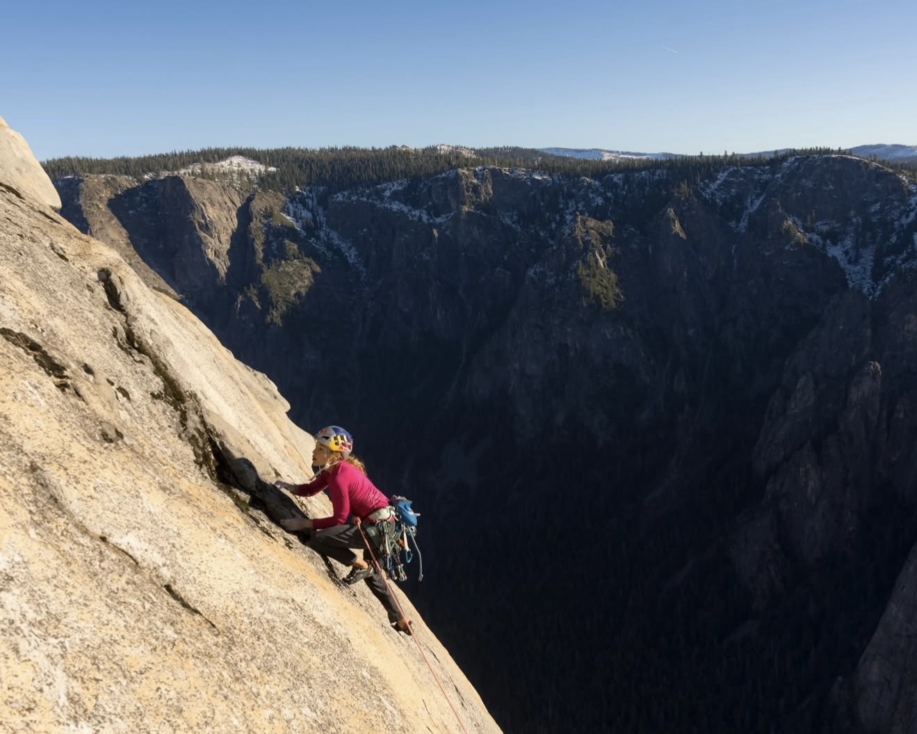 Sasha escalando la pared de granito de El Capitán, Yosemite