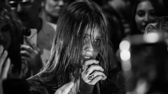 La artista independiente Sofia Isella (@okaynicolita)