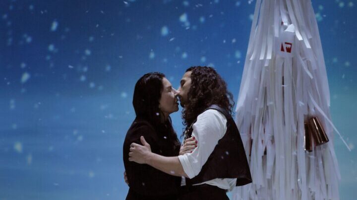 Marina Abramovic en un momento de la performance 'Balkan Erotic Epic'. Foto: Marco Anelli