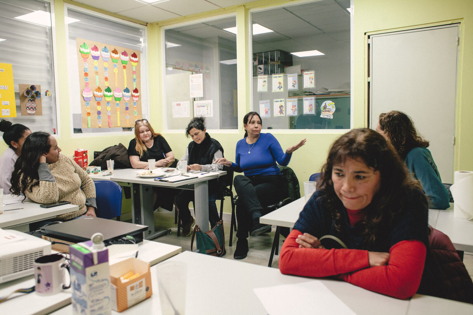 Un grupo de mujeres se acompañan y se reúnen periódicamente en la ONG Cesal. Lupe de la Vallina