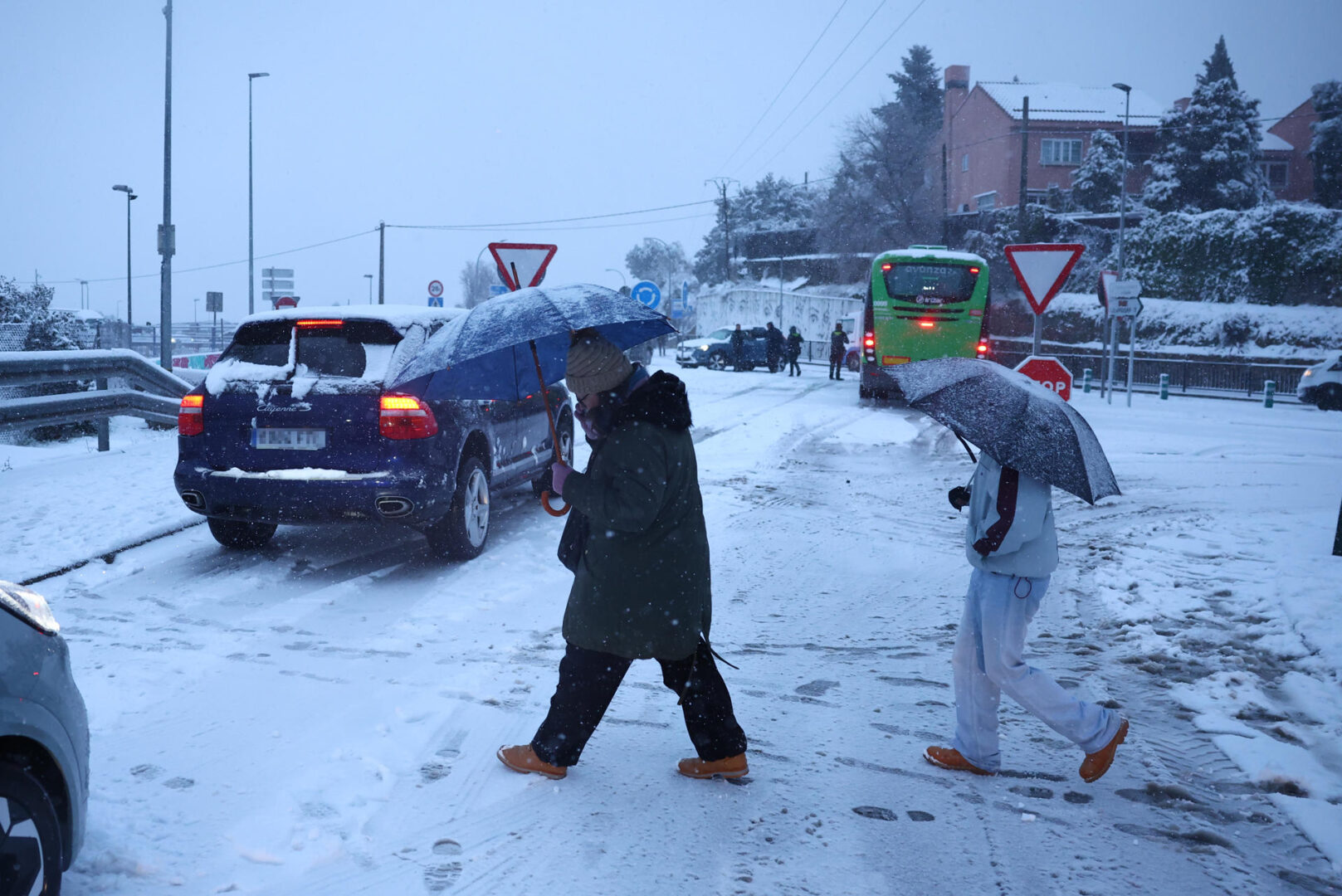 Marc Castellnou, bombero forestal: "Pasaremos del frío a un verano de calor extremo"
