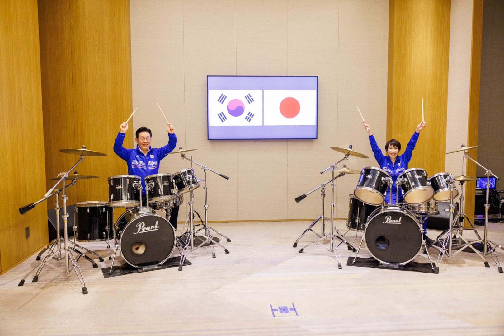 Sanae Takaichi y Lee Jae Myung - Internacional