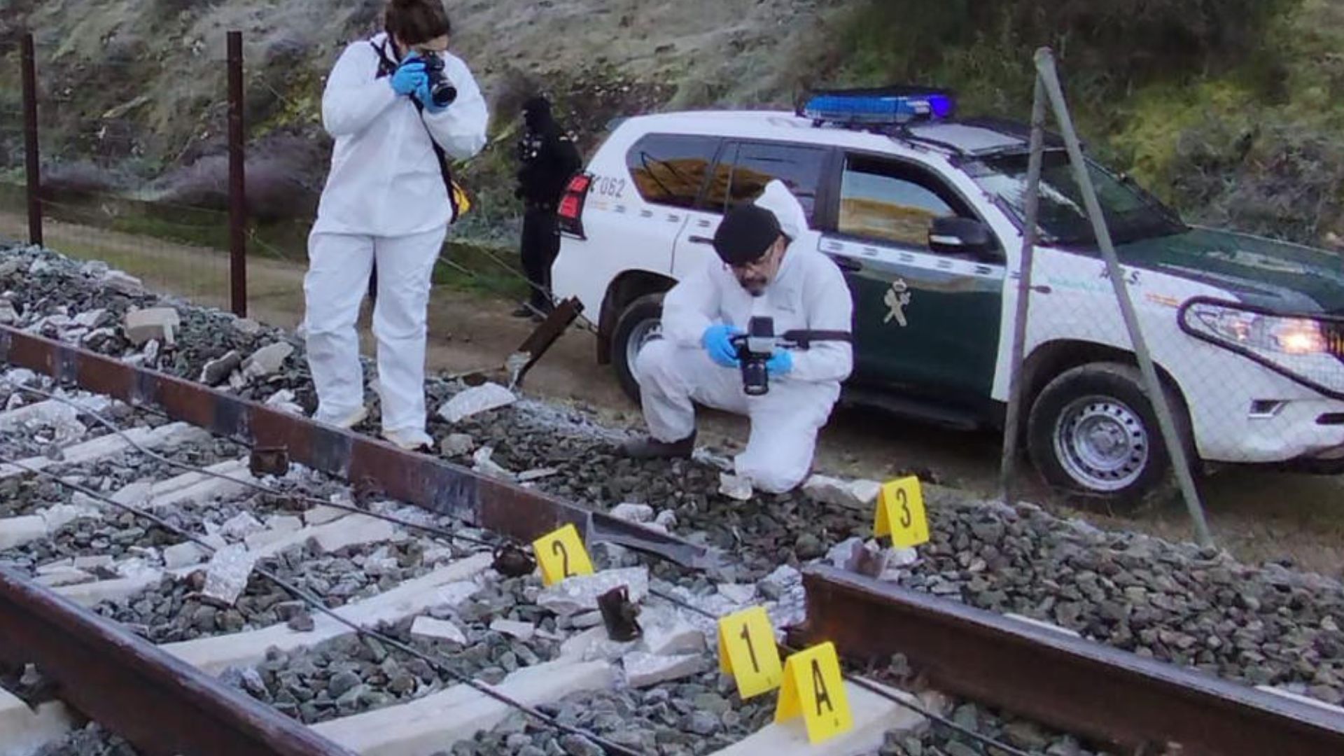 Última hora en Adif: la línea de AVE Madrid-Barcelona limita la velocidad por culpa de los baches