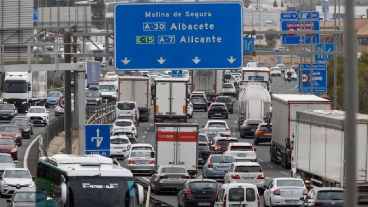 Camiones en autovías - Sociedad