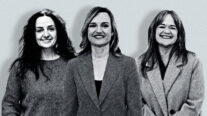 Pilar Alegría (PSOE), Marta Abengochea (Izquierda Unida) y María Goikoetxea (Unidas Podemos).