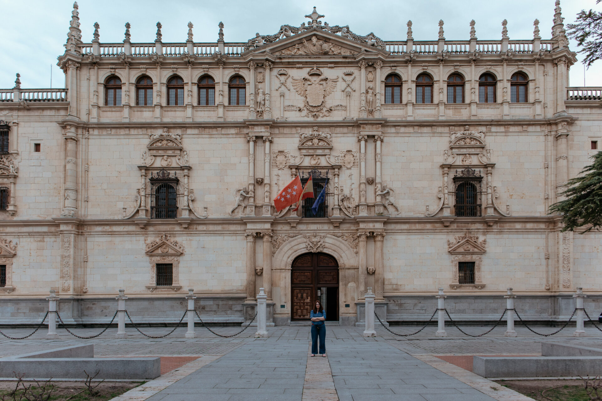 Sarabia asegura que la universidad debe forjar vínculos con el polo industrial y tecnológico del Corredor del Henares. 