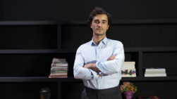 Mario García-Atucha, líder de la banda Galerna y escritor del libro 'Blas de Umbe'