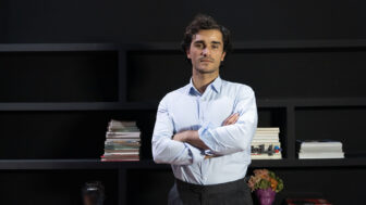 Mario García-Atucha, líder de la banda Galerna y escritor del libro 'Blas de Umbe'