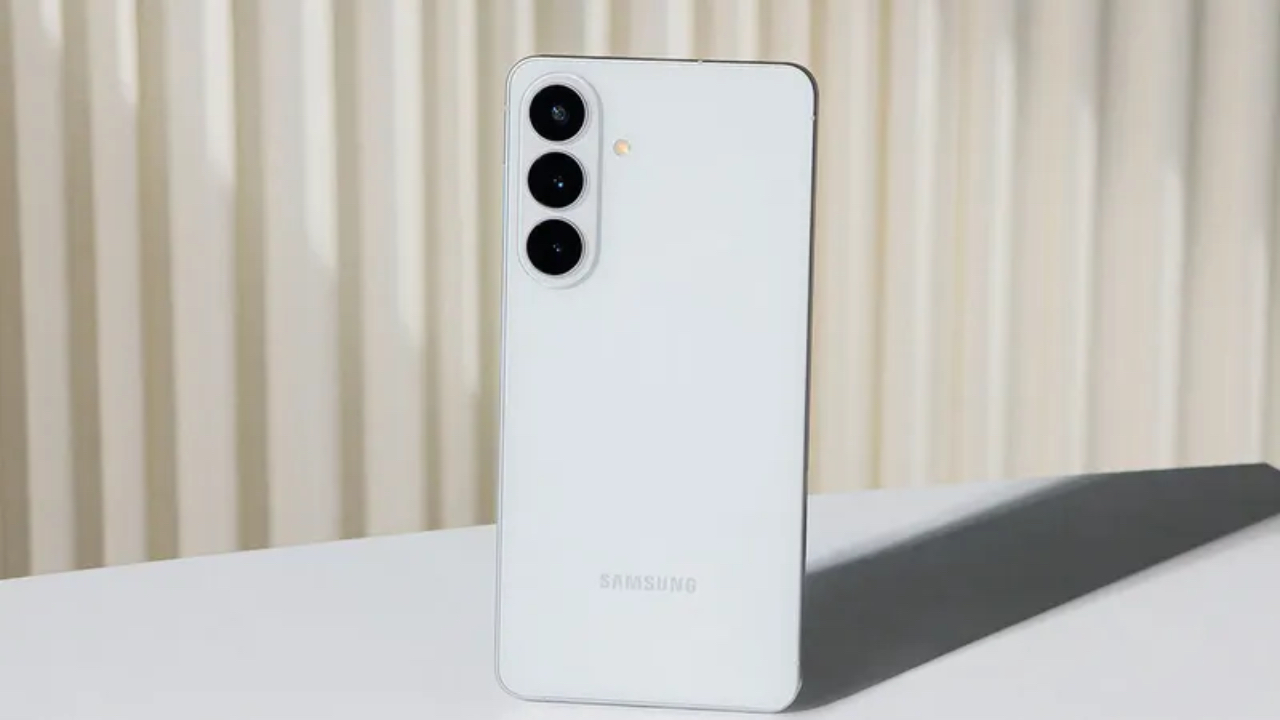 Samsung Galaxy S26 - Sociedad