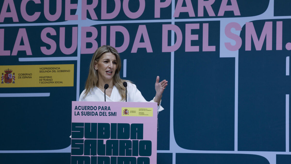 Yolanda Díaz, interviene durante el acto en el que el Gobierno y los sindicatos CCOO y UGT firman el acuerdo para subir el Salario Mínimo Interprofesional.