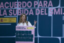 Díaz acelera las negociaciones para dejar pactada la subida del SMI antes del 29N