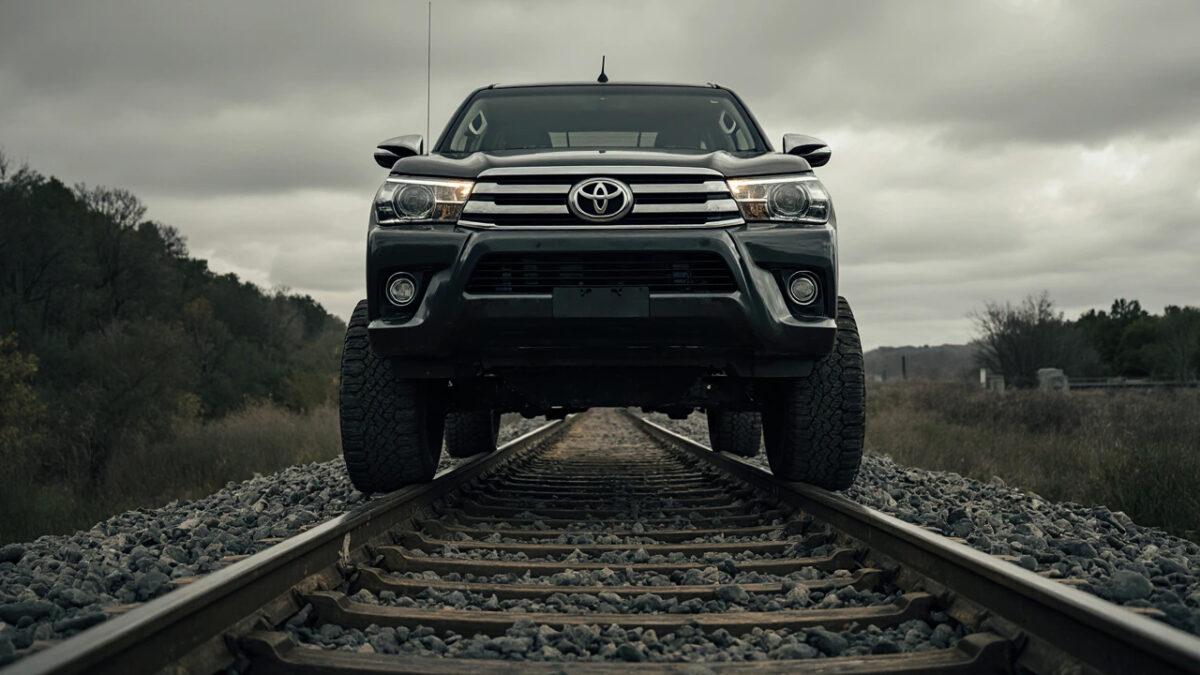 Coches sobre raíles - Sociedad