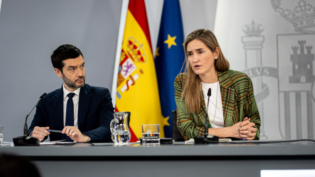 Los ministros Pablo Bustinduy y Sara Aagesen en Moncloa