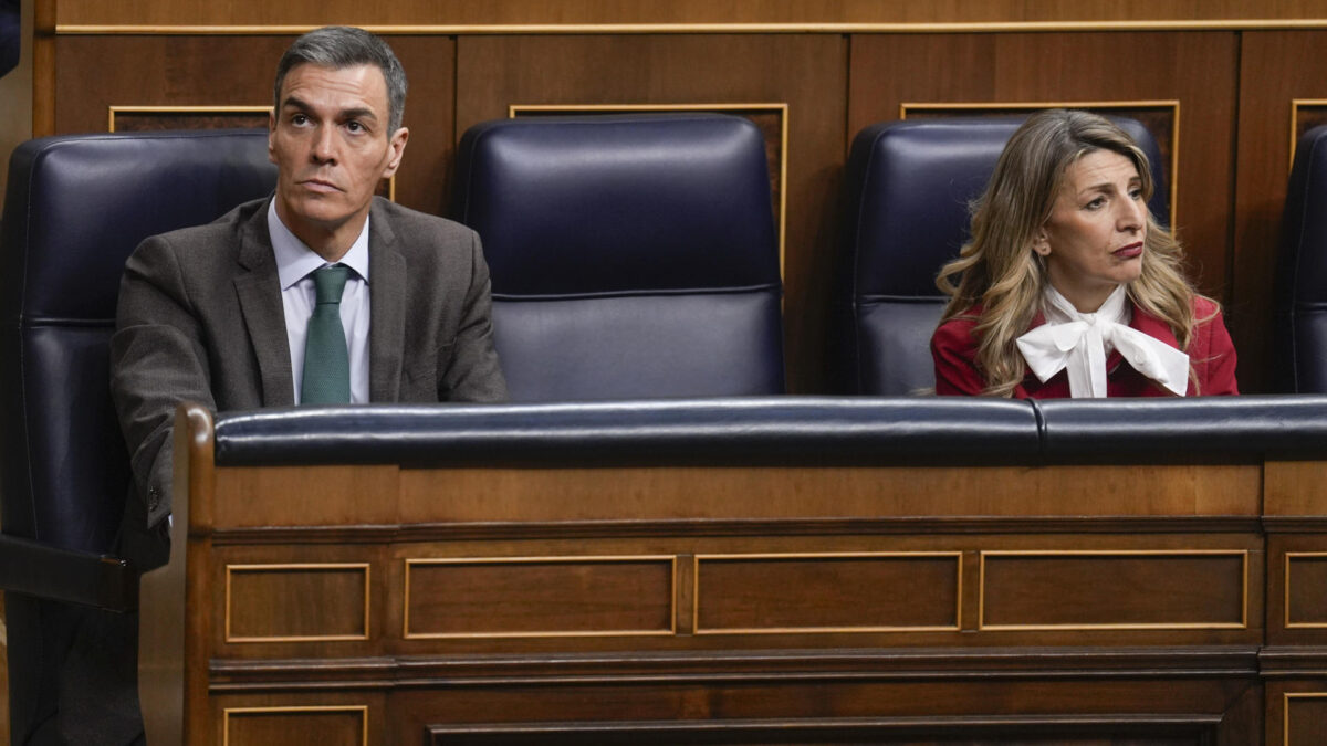 Pedro Sánchez y Yolanda Díaz, durante un pleno en el Congreso.