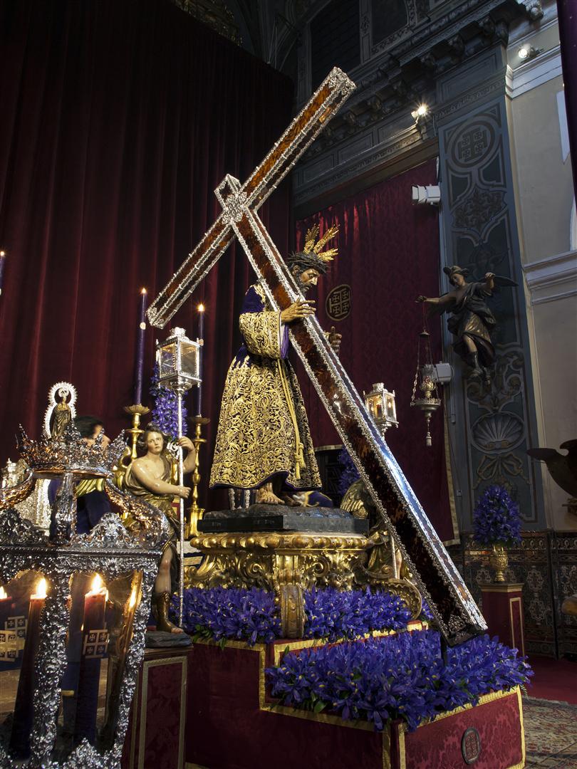 La polémica de los tatuajes visibles en Semana Santa: qué opinan los nazarenos