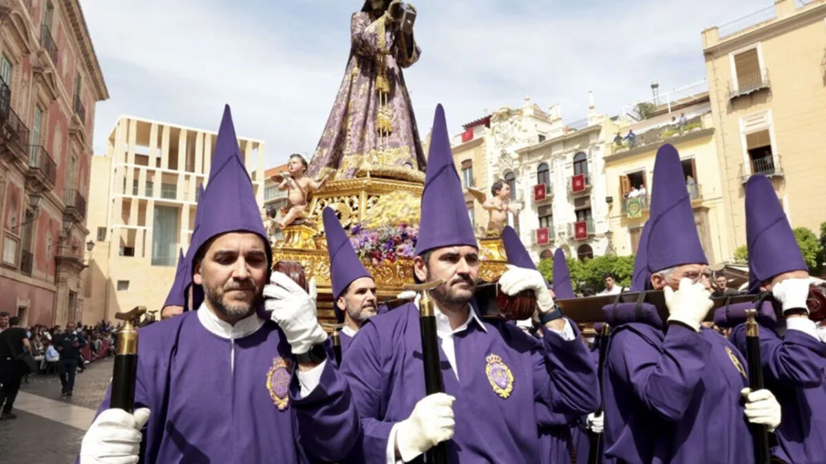 Nazarenos - Sociedad