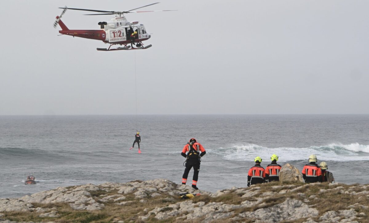 Rescate de las víctimas en Santander tras caer al mar