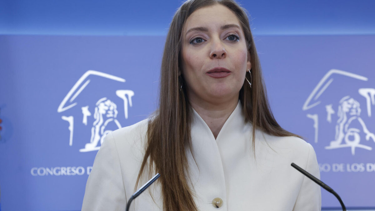 Ester Muñoz, de rueda de prensa en el Congreso.