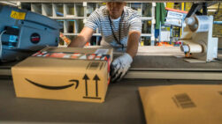 Fábrica de Amazon en España - Economía