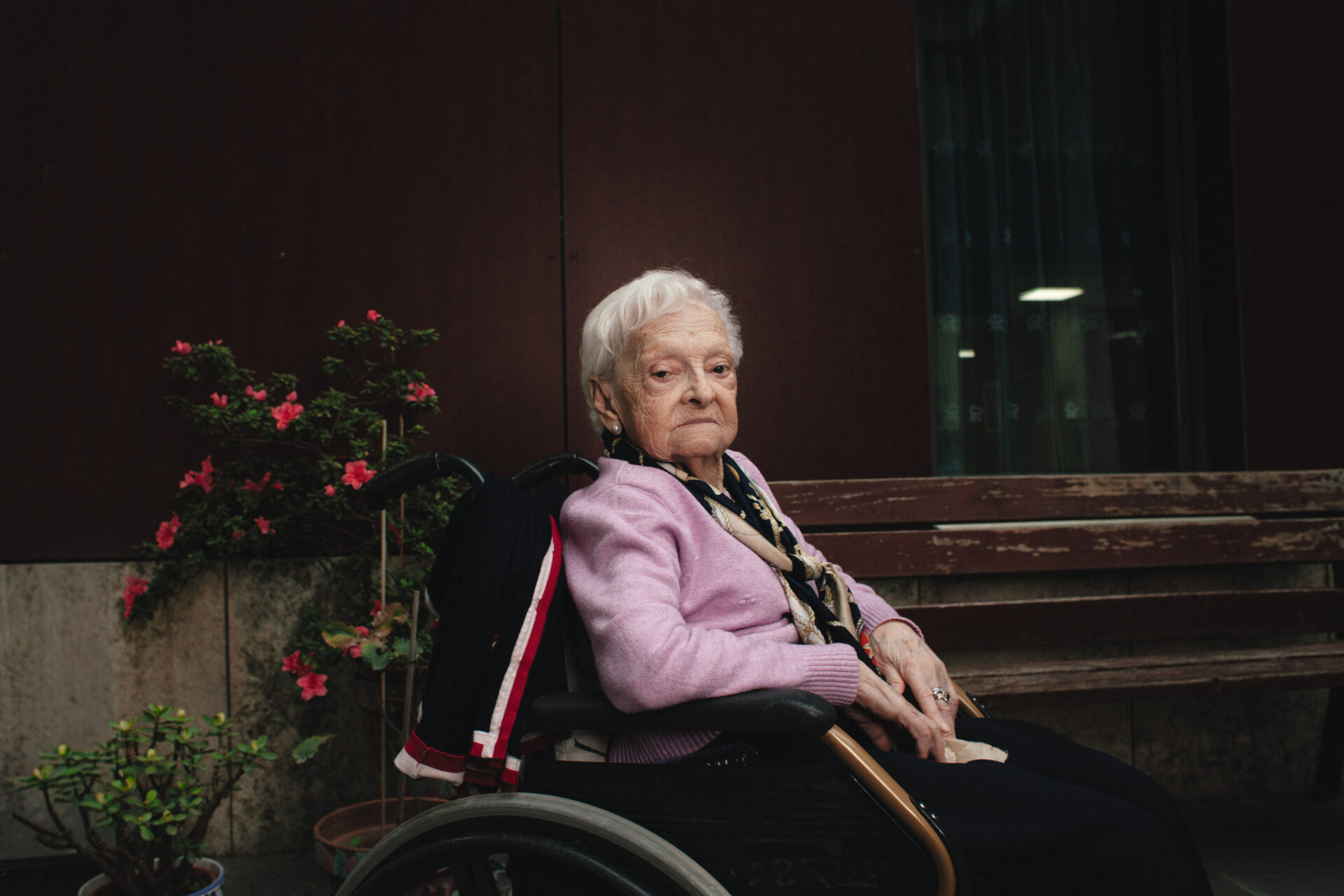 Sofía (93 años)Sofía vivió un matrimonio largo en el que el cuidado de la casa y de las hijas recaía exclusivamente en ella, como ocurría en la mayoría de los hogares de su época