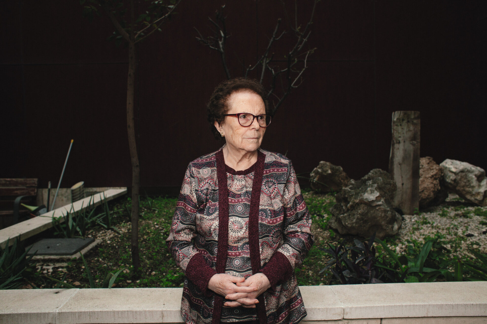 Carmen (86 años) dejó su trabajo como sastre cuando se casó en 1961 y recuerda cómo muchas mujeres de su generación renunciaron a su independencia laboral