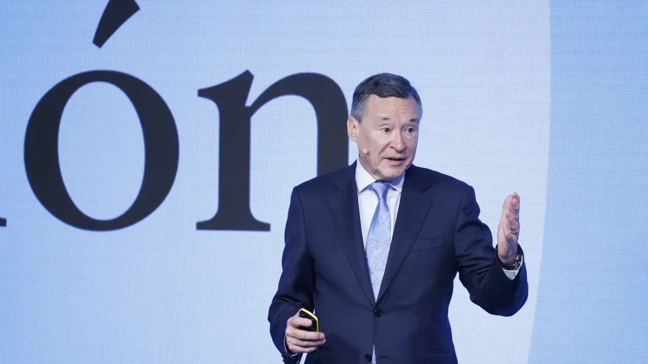 Ángel Simón (Indra) - Economía