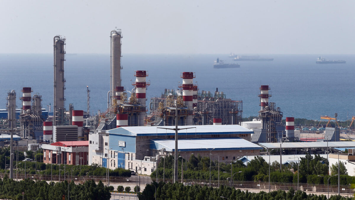 Fotografía de archivo de la refinería petroquímica de Asaluyeh en las inmediaciones del yacimiento de gas de South Par.