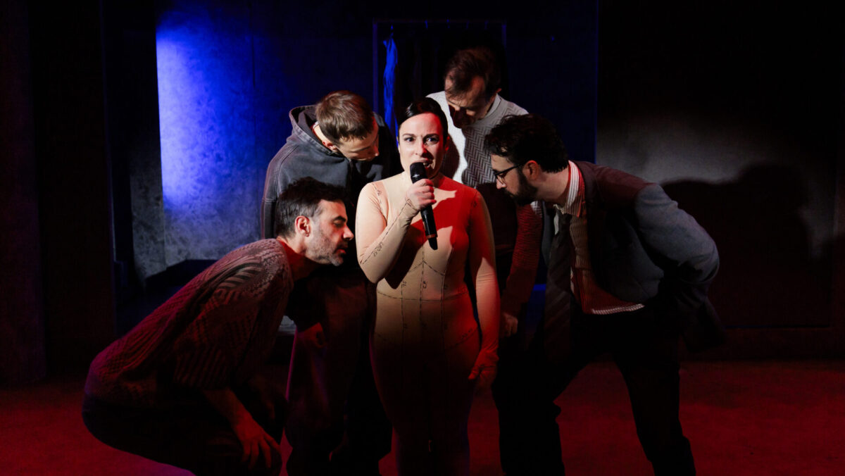 'Utopía en llamas' y la violencia de la prostitución convertida en show