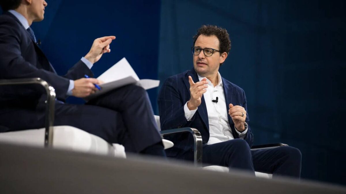 Dario Amodei - Economía