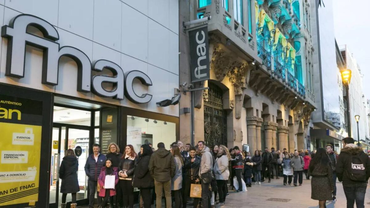 FNAC Zaragoza - Sociedad