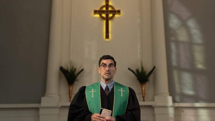 Dan Levy protagoniza 'Big mistakes', en Netflix