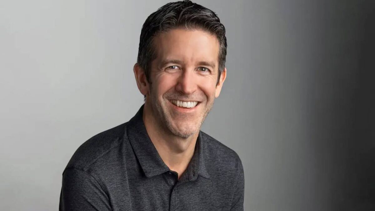 John Ternus (Apple) - Sociedad