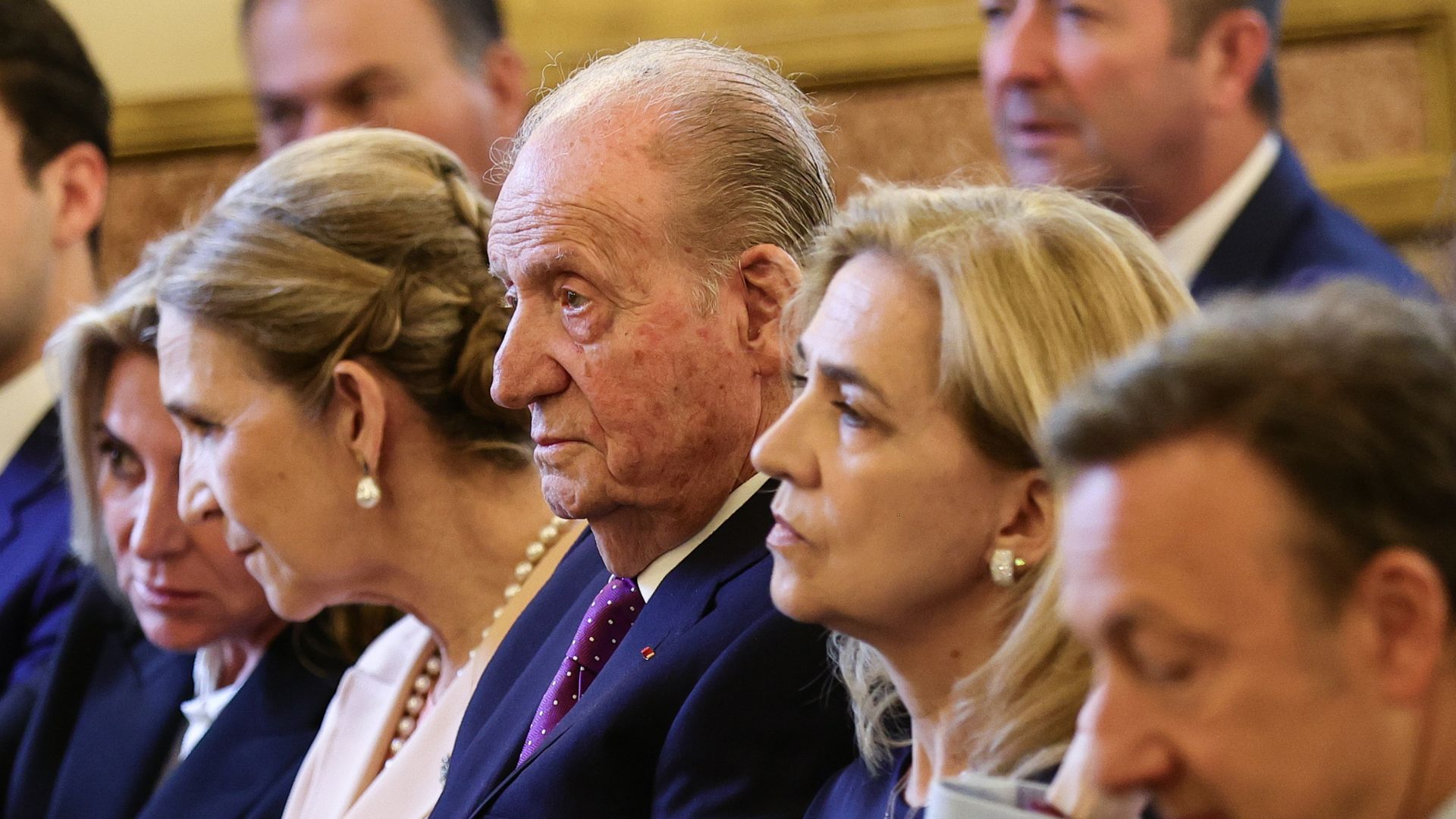 Un amigo de Juan Carlos I revela que el rey emérito necesita 3 millones de euros al año para vivir Un amigo de Juan Carlos I revela que el rey emérito necesita 3 millones de euros al año para vivir