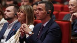 Pedro Sánchez y su esposa, Begoña Gómez.