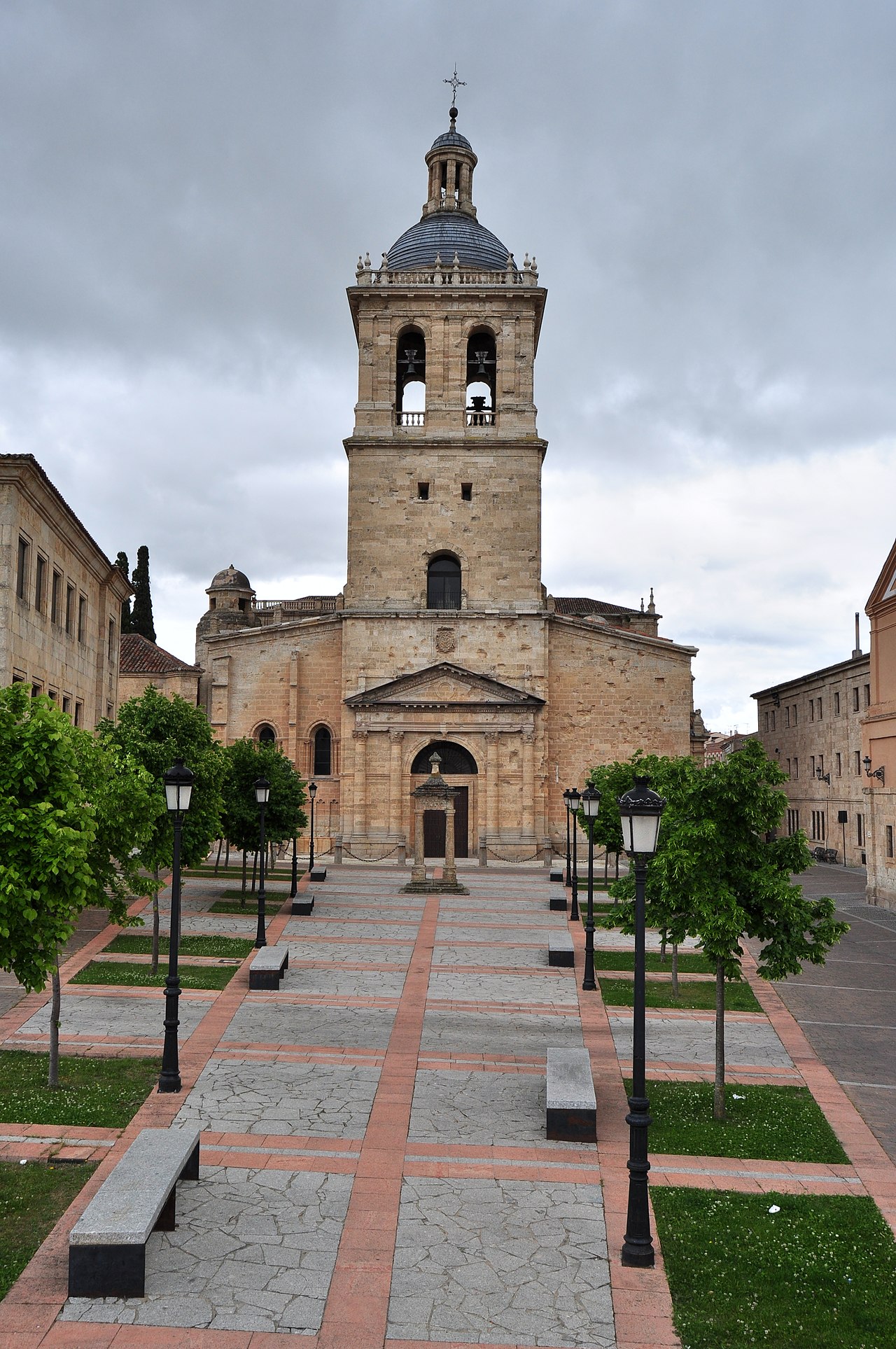 Catedral de Ciudad Rodrigo - Sociedad