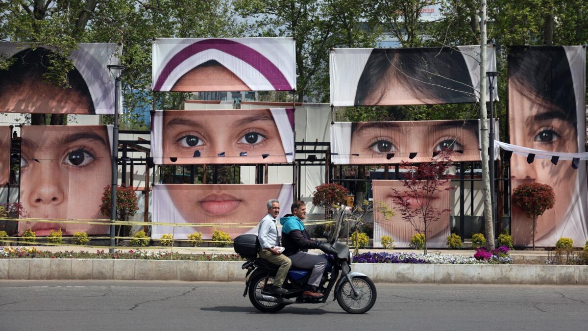 Irán
