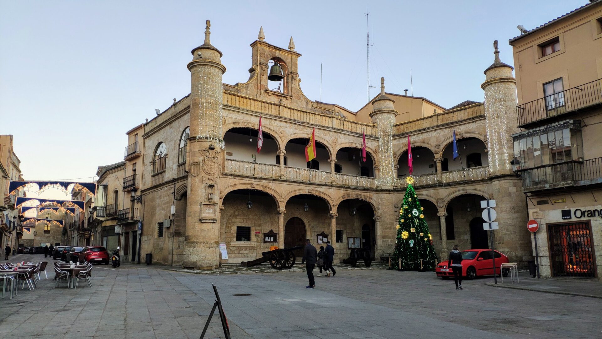 Plaza Mayor de Ciudad Rodrigo - Sociedad
