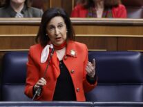 La ministra de Defensa, Margarita Robles, en el Congreso