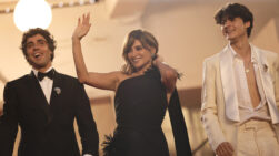 Javier Ambrossi, Penélope Cruz y el actor Milo Quifes