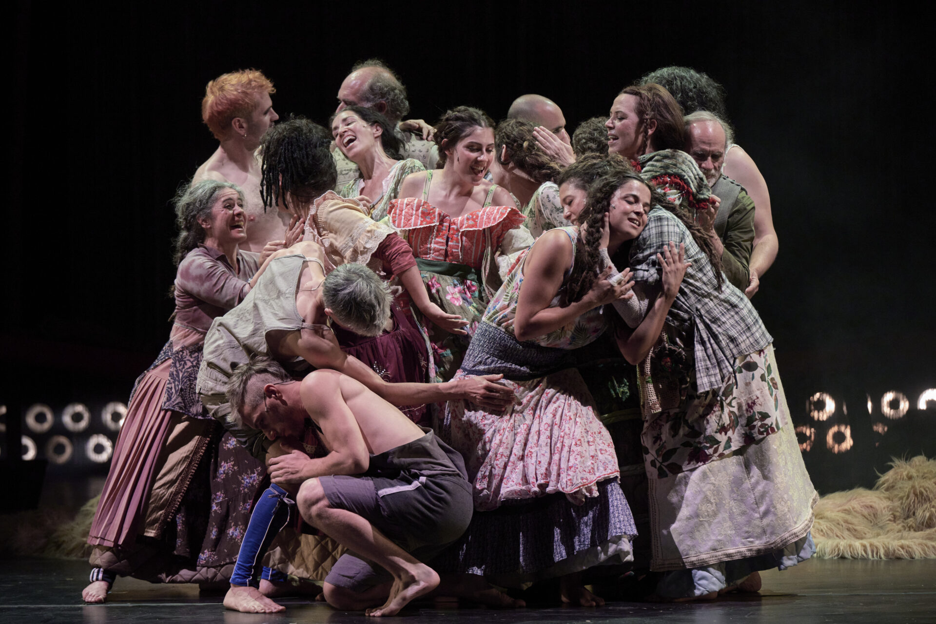 02/07/2025, ALMAGRO. - La Compañía Nacional de Teatro Clásico (CNTC) llega al Festival Internacional de Teatro Clásico de Almagro con una nueva producción de Fuenteovejuna, una de las grandes obras maestras de Lope de Vega y un pilar fundamental del Siglo de Oro Rakel Camacho, dirige a Pedro Almagro ,Mikel Arostegui Tolivar , Lorena Benito, Carmen Escudero, Mariano Estudillo, Cristina García, Jorge Kent, Pascual Laborda, Vicente León, Lucía López ,Cristina Marín-Miró, Chani Martín, Eduardo Mayo, Nerea Moreno, Laura Ordás, Jaime Soler Huete, Fernando Trujillo, Adriana Ubani y Alberto Velasco /PABLO LORENTE