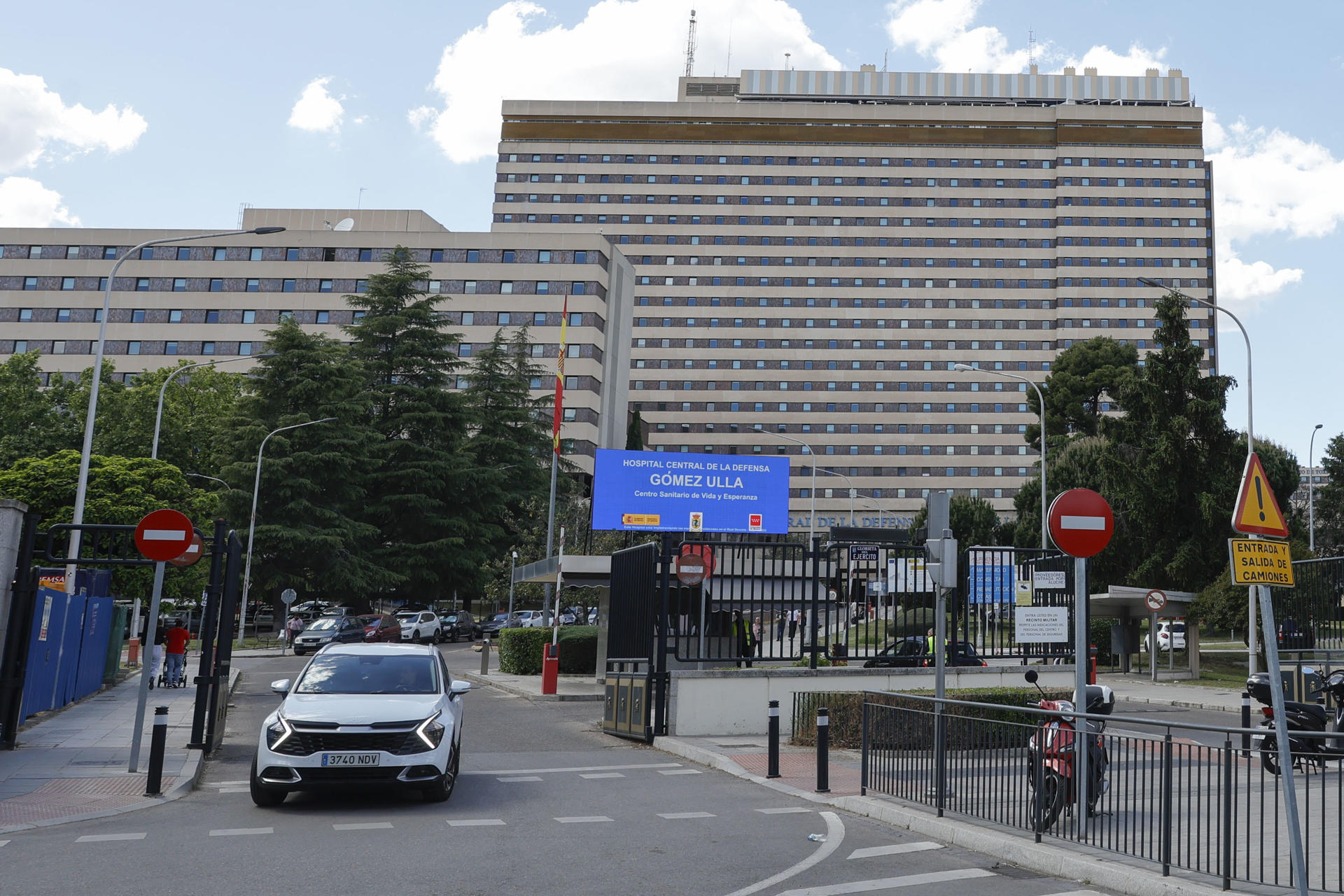 MADRID, 06/05/2026.- El crucero MV Hondius con un brote de hantavirus atracará el próximo sábado en el puerto tinerfeño de Granadilla de Abona, desde donde los pasajeros extranjeros serán evacuados a sus países de origen y los 14 españoles, entre los que hay tres asturianos, trasladados al Hospital Gómez Ulla, en Madrid, donde pasarán una cuarentena. EFE/ZIPI