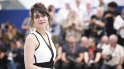 La directora Pegah Ahangarani en el photocall de 'Rehearsals for a Revolution' durante la 79ª edición del Festival de Cannes
