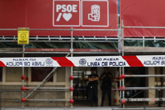 MADRID, 27/05/2026.- El caso Leire, que el juez Santiago Pedraz comenzó a investigar en secreto en diciembre, ha destapado una presunta trama, supuestamente financiada "con cargo a fondos" del PSOE, para "atacar la correcta dirección de las investigaciones" abiertas a la mujer y al hermano del presidente del Gobierno, Pedro Sánchez, o que pudieran perjudicar a miembros del partido. EFE/Daniel González