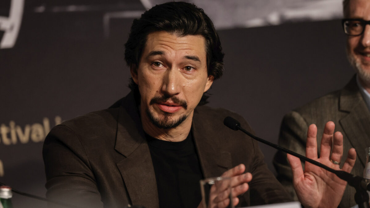 Adam Driver en la rueda de prensa de 'Paper Tiger' durante la 79ª edición del Festival de Cannes